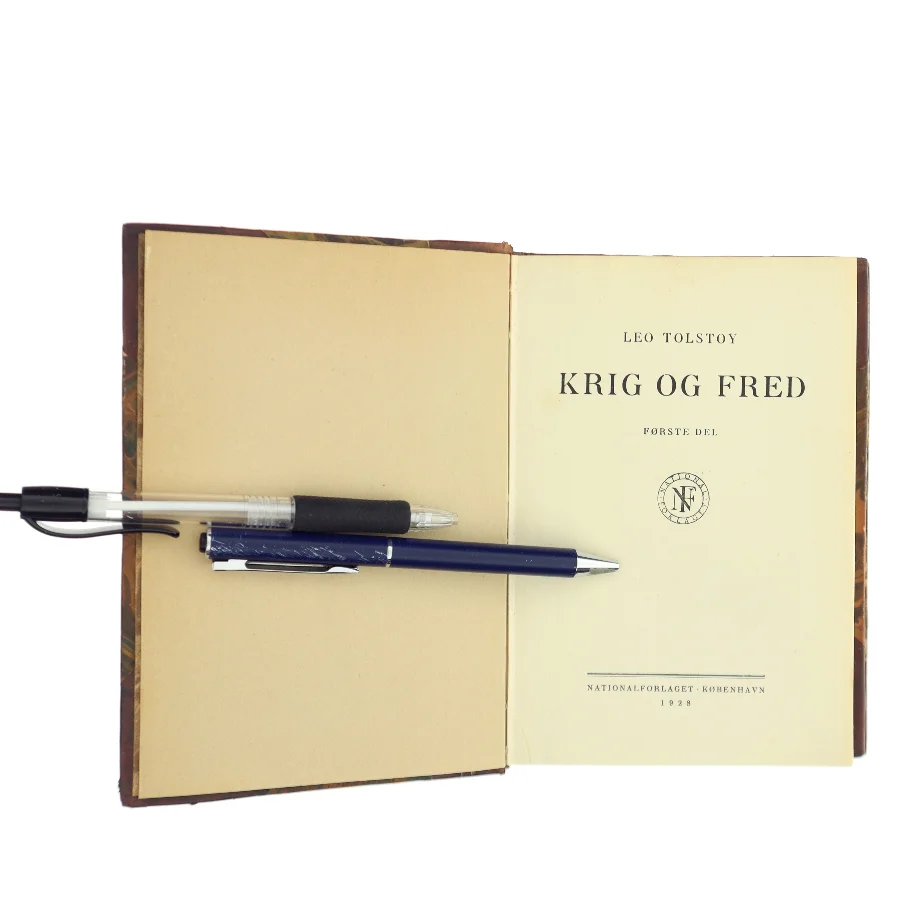 Krig og Fred af Leo Tolstoy (Bog)