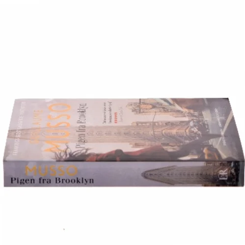 Pigen fra Brooklyn af Guillaume Musso (Bog)