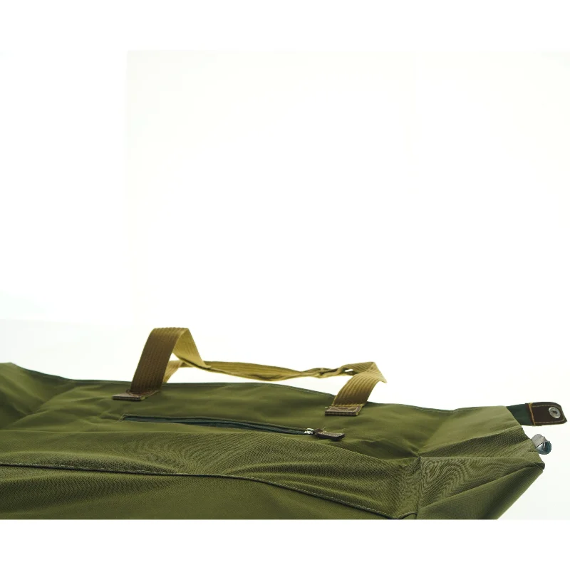 Grøn rejse/skuldertaske fra Bozzini (str. 68 x. 41 cm)