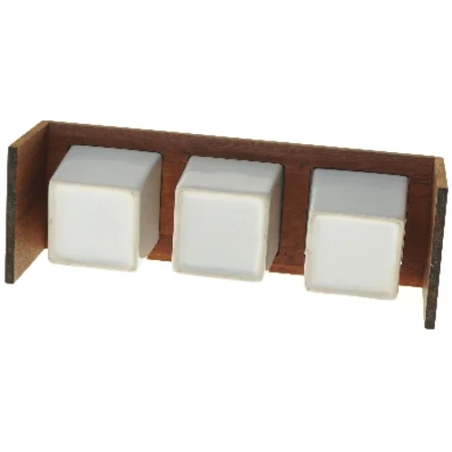 Sæt med tre keramiske skåle med træstativ fra Trip Trap (str. 11x33x9 cm)