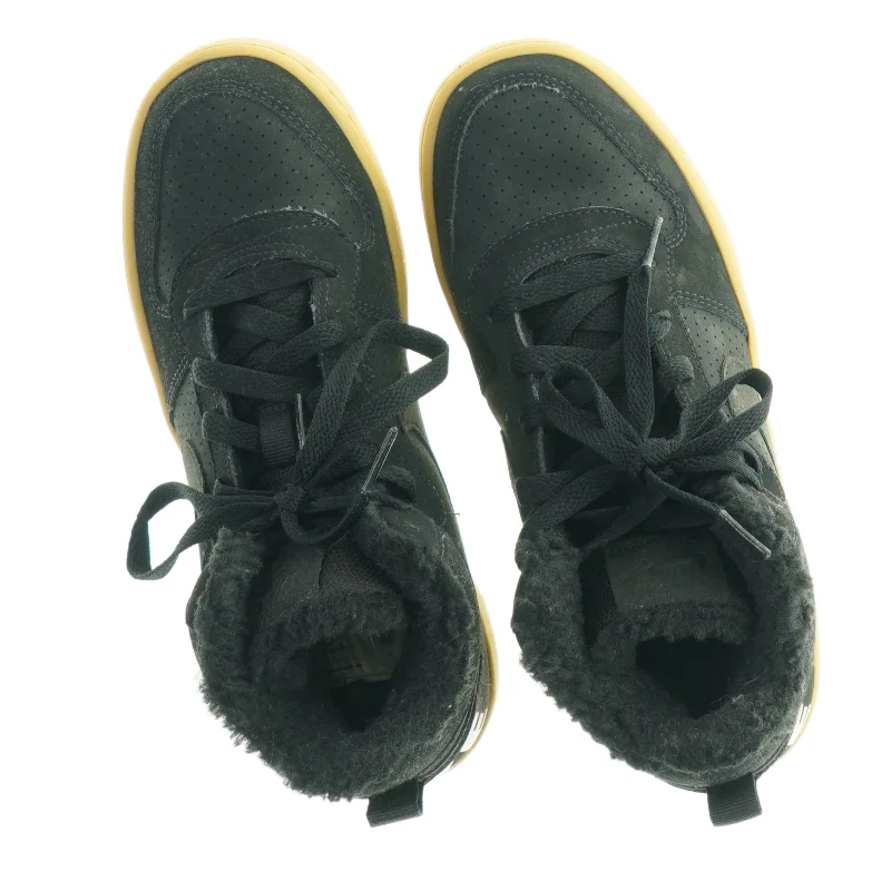 Nike sneakers med foring / vinterstøvler (str. 36)