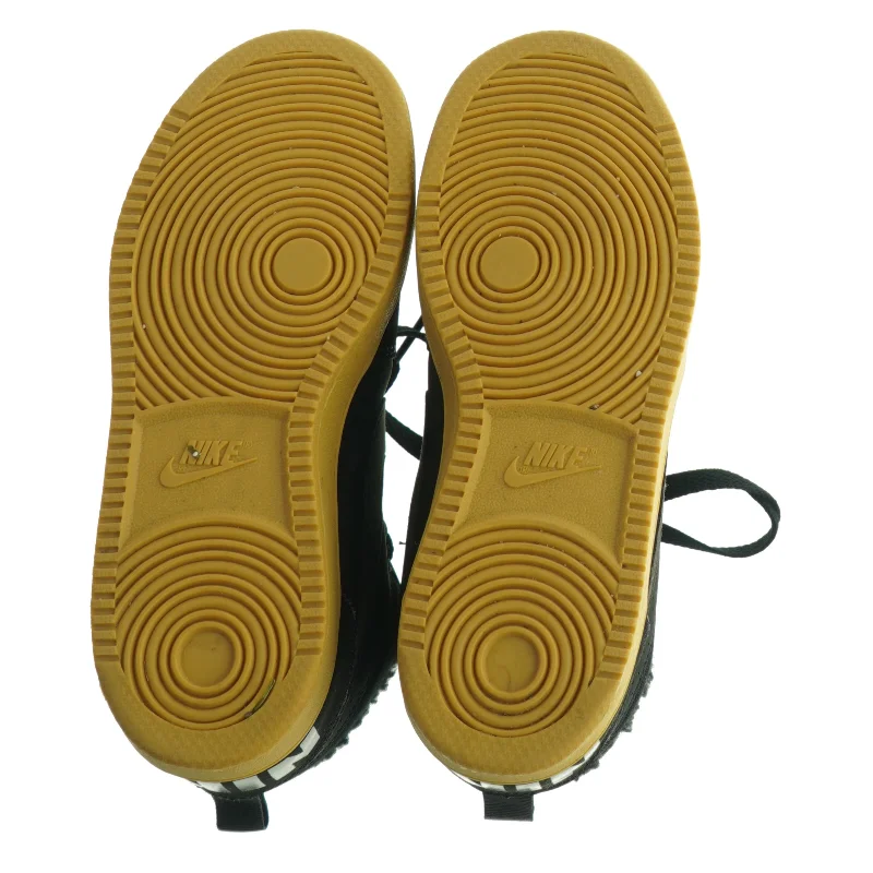 Nike sneakers med foring / vinterstøvler (str. 36)