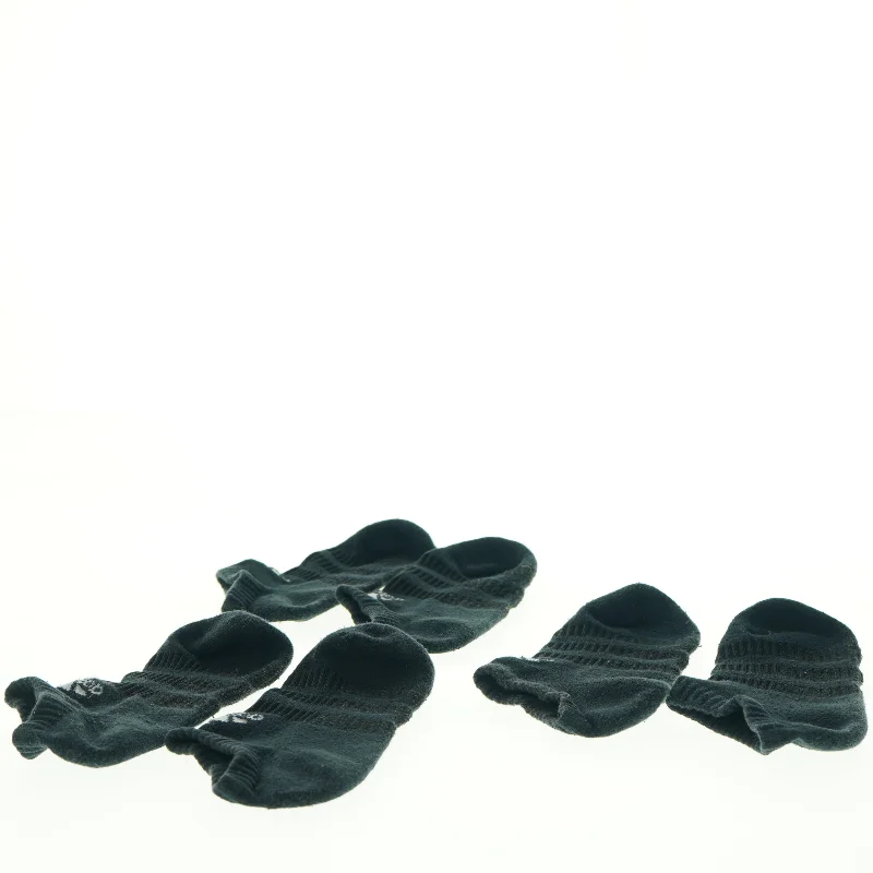 Adidas strømper (str. 24-25)