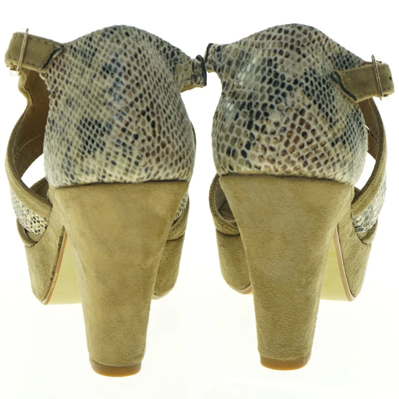  Ruskindssandaler (fake)  med plateau hæl fra Balzar (str. 40)