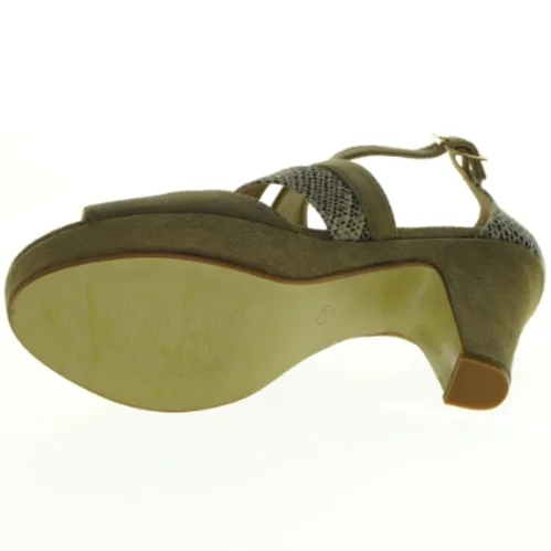  Ruskindssandaler (fake)  med plateau hæl fra Balzar (str. 40)