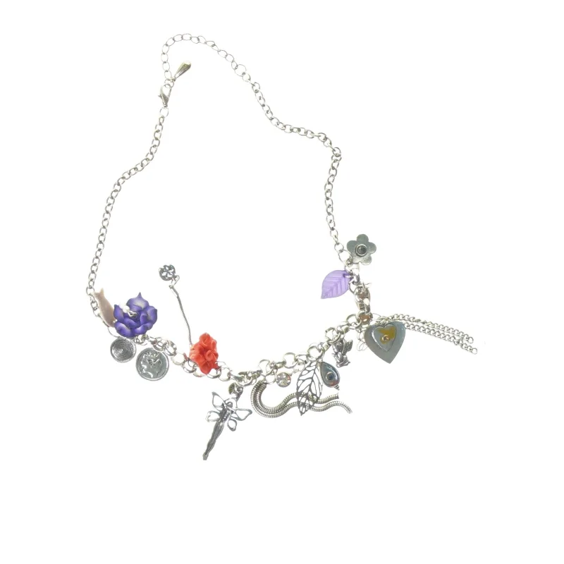 Halskæde med vedhæng (str. 28 cm)