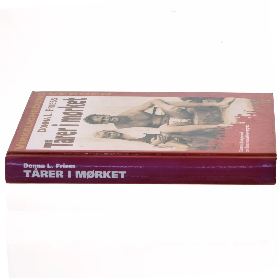 Biografi bog 'Tårer i mørket' af Donna L. Friess