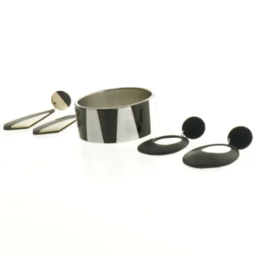 Smykkesæt med armbånd og øreringe (str. Ø 7 cm og 7 cm og 9 cm)