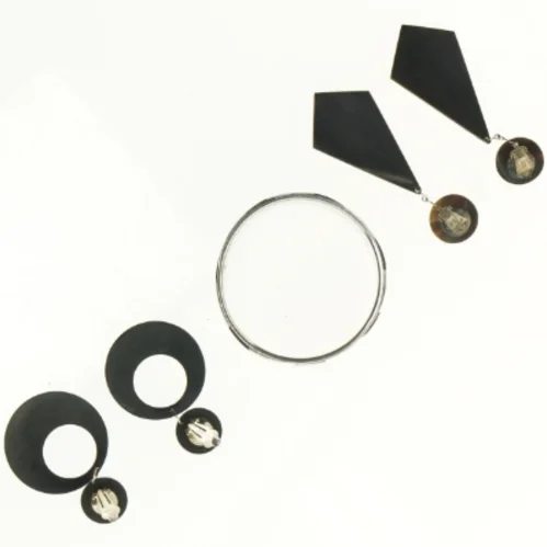 Smykkesæt med armbånd og øreringe (str. Ø 7 cm og 7 cm og 9 cm)