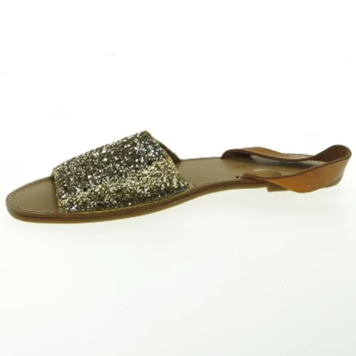 Glimmersandaler fra Pieces (str. 39 )