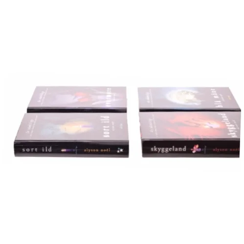 Sort ild af Alyson Noël (ialt 4 bøger)