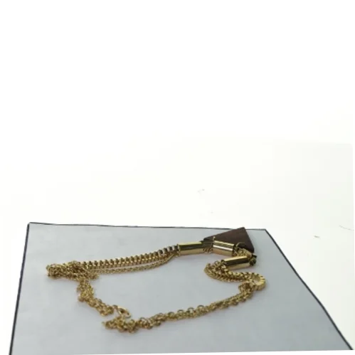 Halskæde med trekantet vedhæng (str. 28 cm)