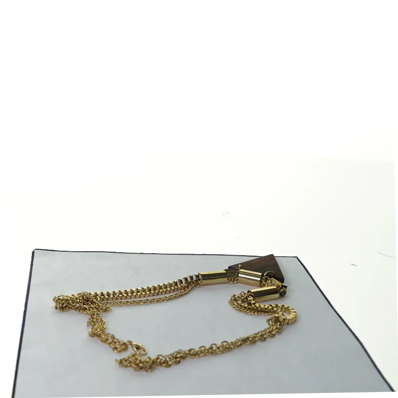 Halskæde med trekantet vedhæng (str. 28 cm)