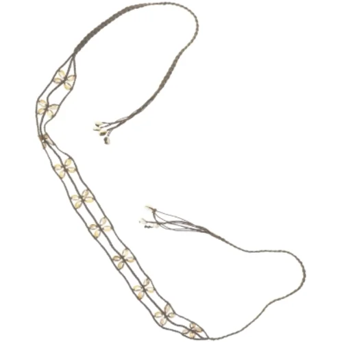 Bælte med små skaller på (str. 155 x 4 cm)