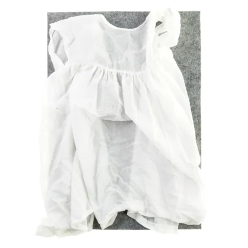 Baby kjole fra Jocko (str. 122)