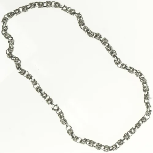 Sølvfarvet kædehalskæde (str. Ø 24 cm)