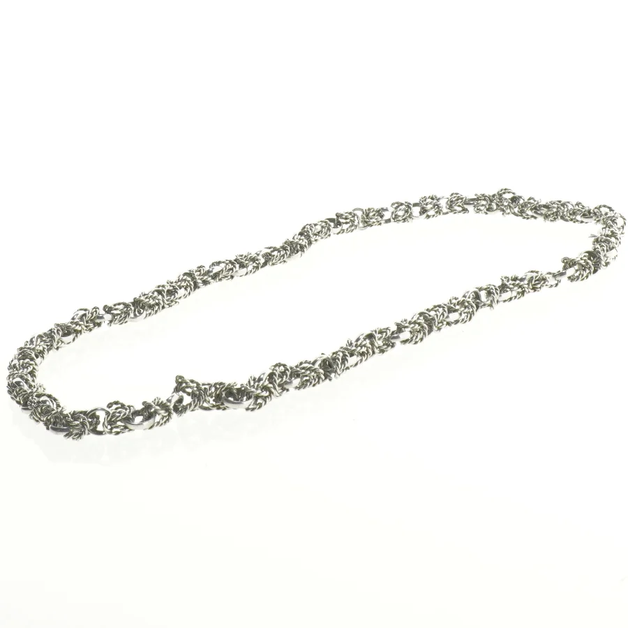 Sølvfarvet kædehalskæde (str. Ø 24 cm)