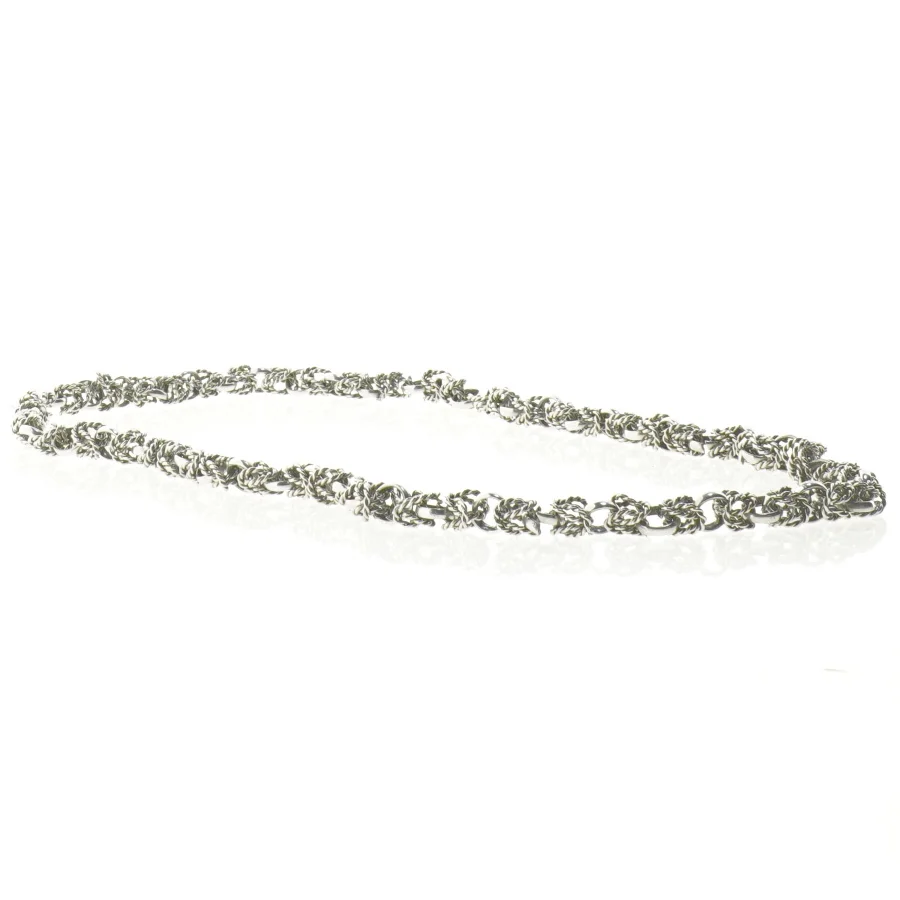 Sølvfarvet kædehalskæde (str. Ø 24 cm)