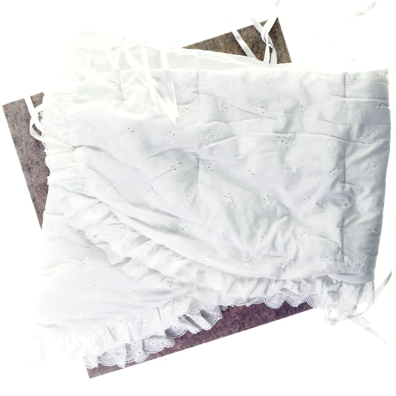 Kant med blonder til tremmeseng (str. 180 x 40 cm)