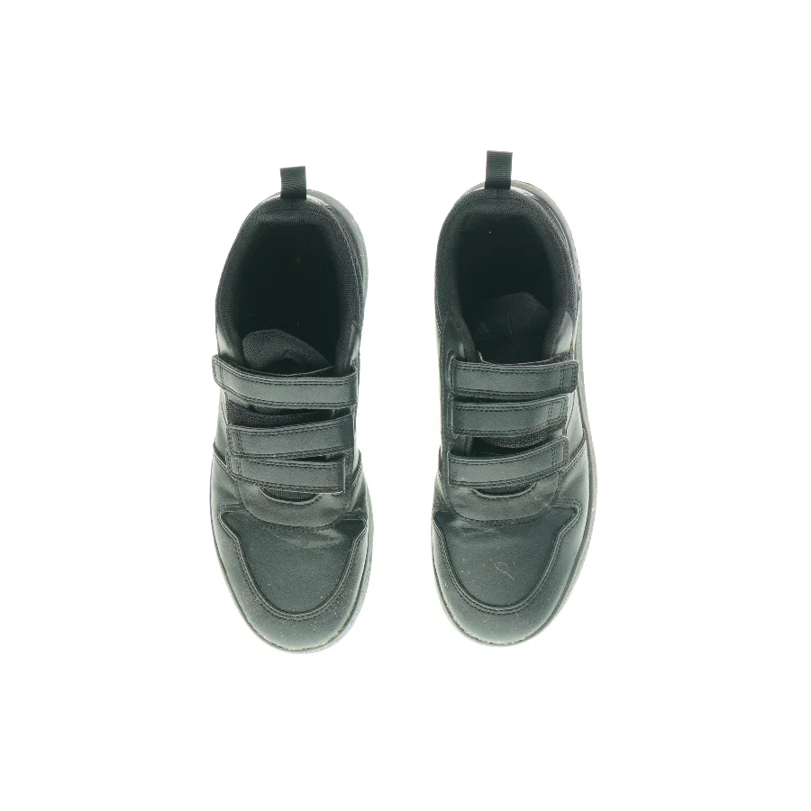 Sneakers fra Adidas (Str. 37)