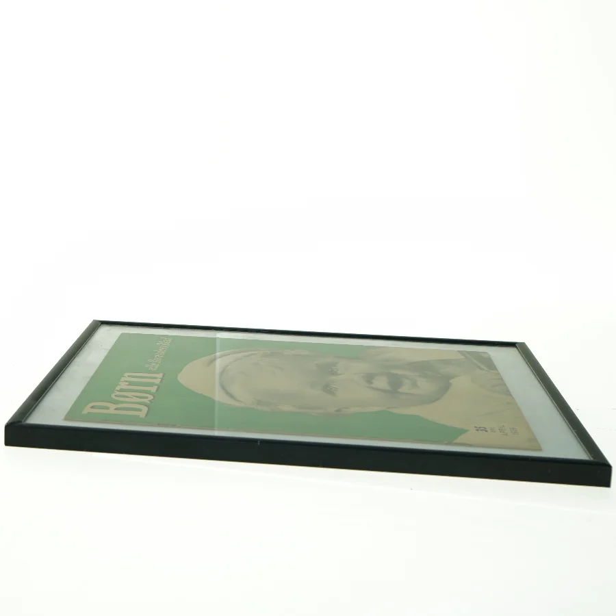 Gammelt magasin i ramme (str. 36 x 39 cm)