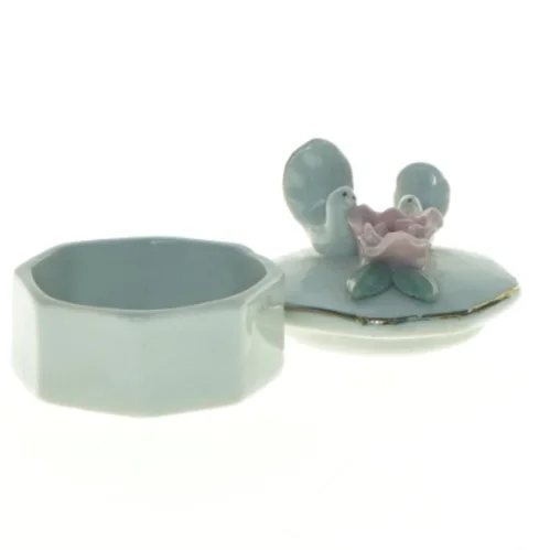 Porcelænsskrin med due-figurer (str. 6 x 5 cm)