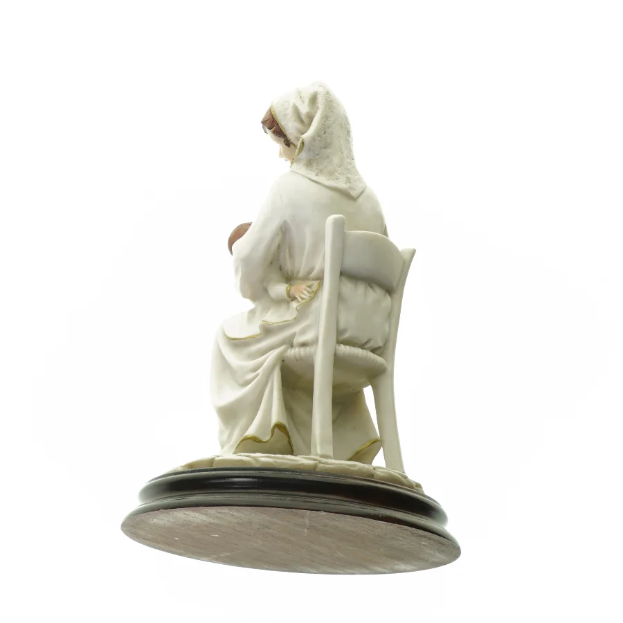 Figur af ammende moder (str. 30 x 21 cm)