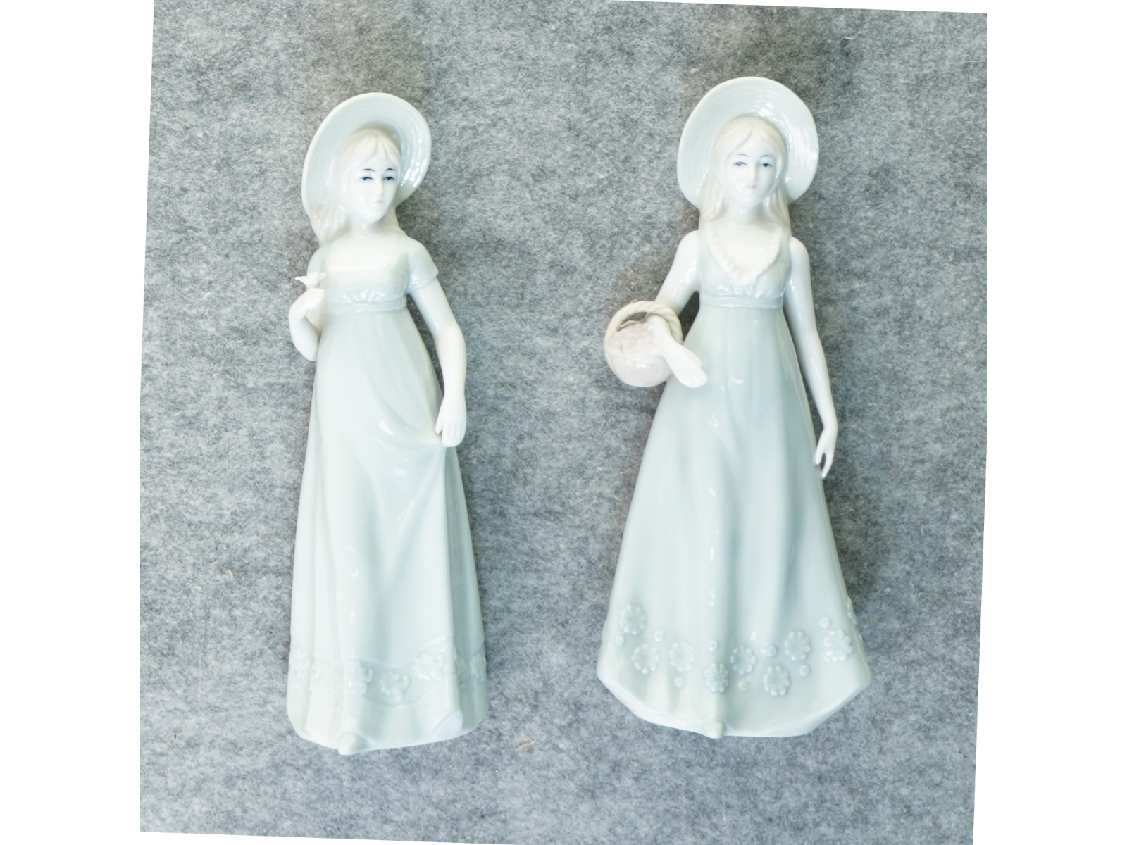 Figurer (2 stk) (str. 22 x 10 cm)