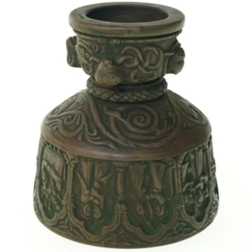 Døbefont fra L Hjort (str. 12 x 12 cm)