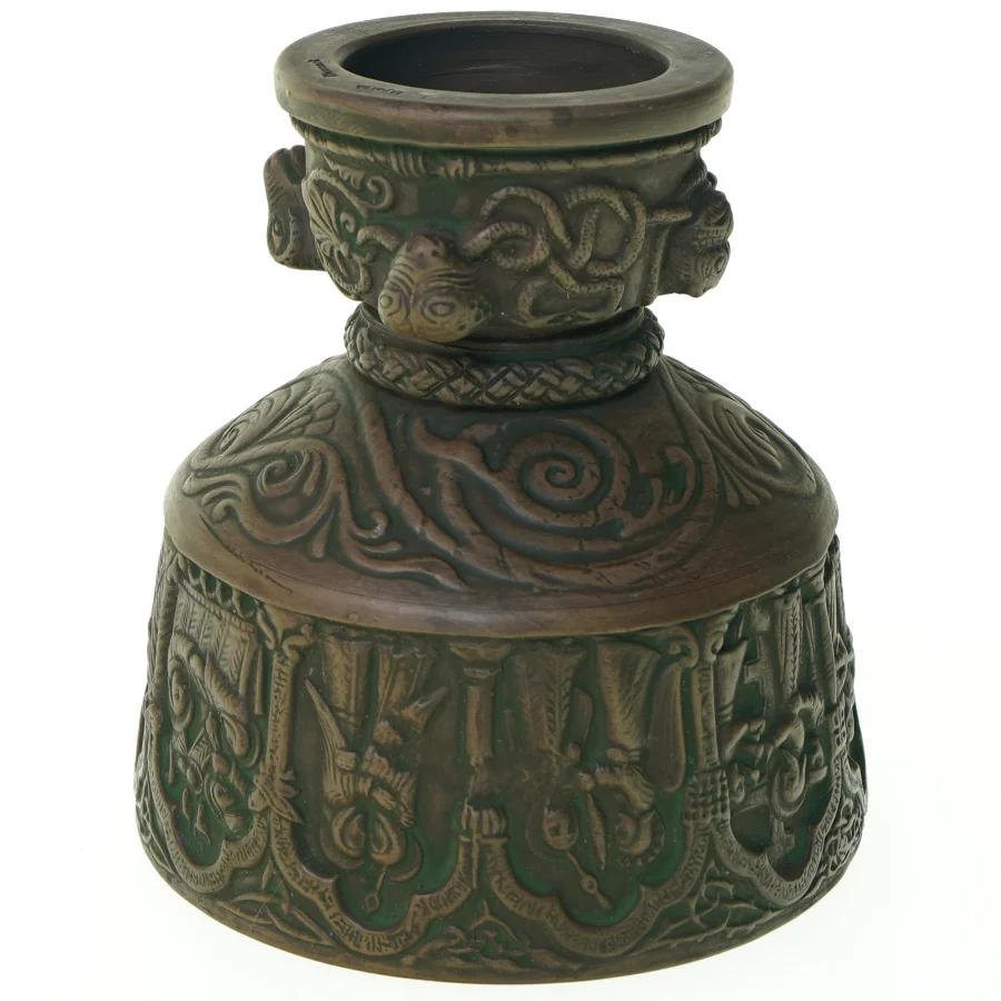 Døbefont fra L Hjort (str. 12 x 12 cm)