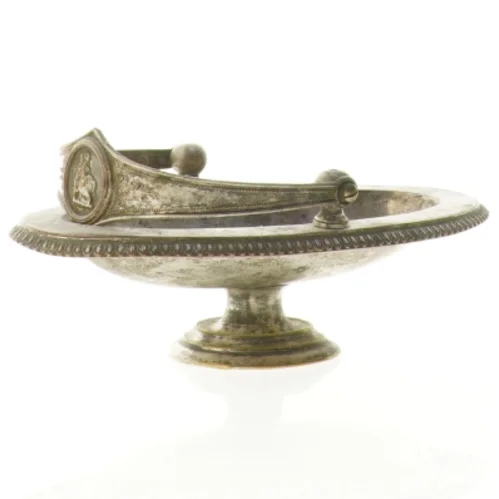 Antik sølvfarvet figur (str. 19 x 11 x 7 cm)