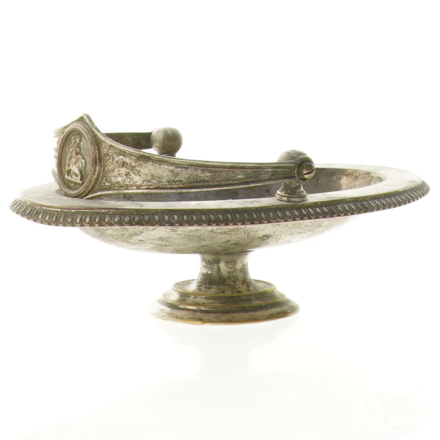 Antik sølvfarvet figur (str. 19 x 11 x 7 cm)
