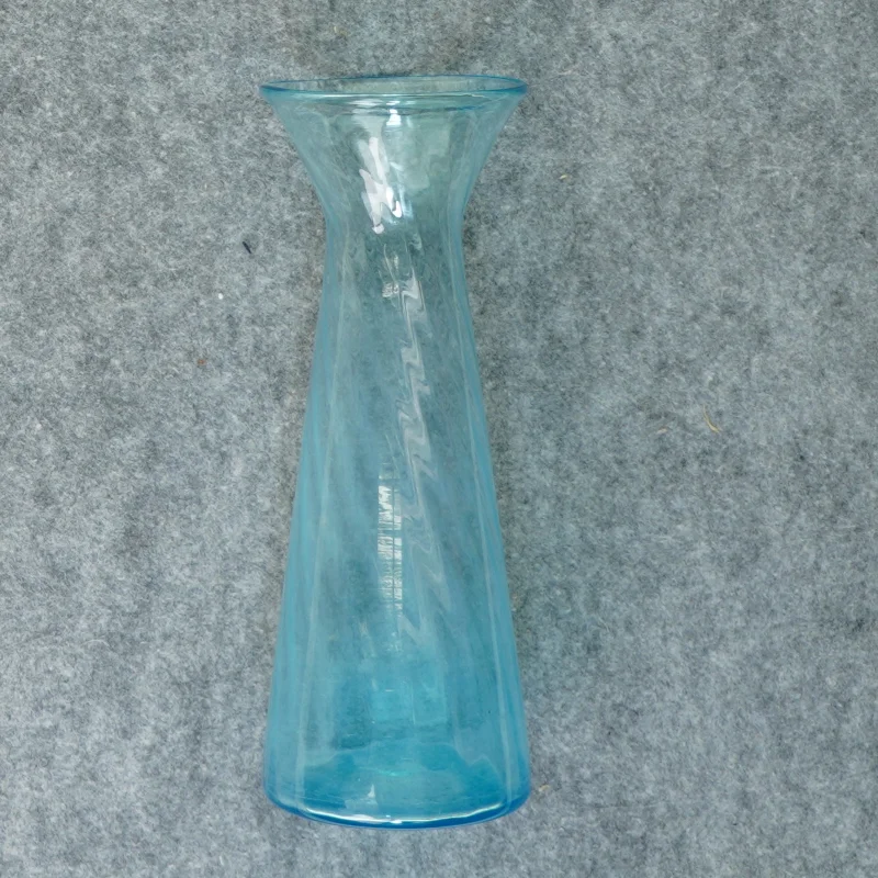 Vase (str. 22 x 8 cm)