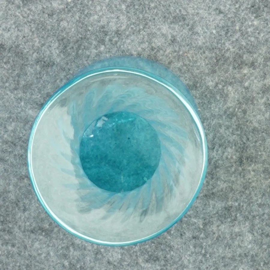 Vase (str. 22 x 8 cm)