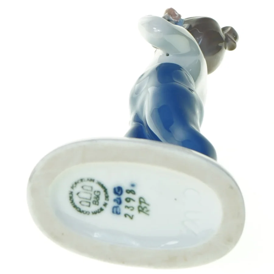 PIGE MED BAMSE, BING & GRØNDAHL NR. 2398 fra Bing Og Grøndahl (str. 16 x 8 x 5 cm)