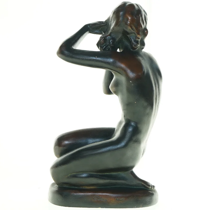 Stor kvindeskulptur (str. 39 x 22 cm)