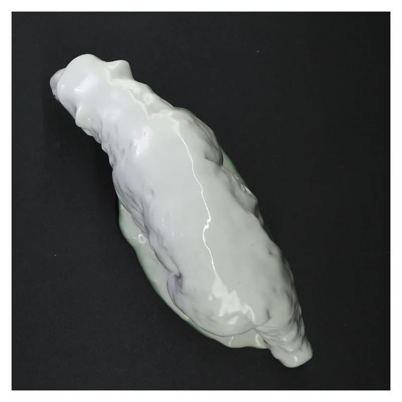 Porcelæns isbjørn figur (str. 23 x 13 x 8 cm)