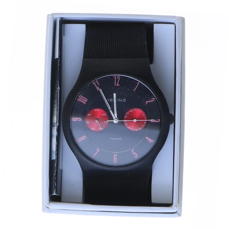 Bering ur med titanium fra Bering (str. Ø 4 cm)