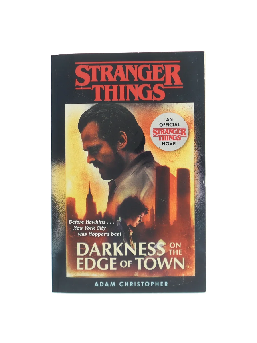 Forsiden af Darkness on the Edge of Town af Adam Christopher