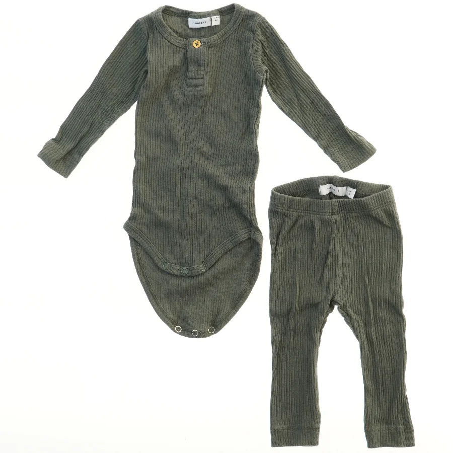 Barnesæt med bodystocking og leggings fra Name It (str. 62)