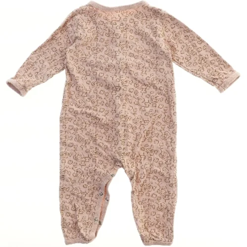 Heldragt til baby fra Friends (str. 68)