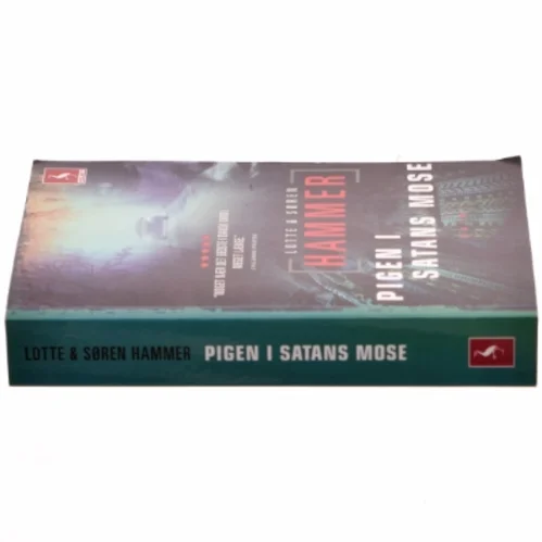 Pigen i Satans mose : kriminalroman af Lotte Hammer (Bog)