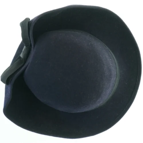 Damehat med bred skygge og flot sløjfe