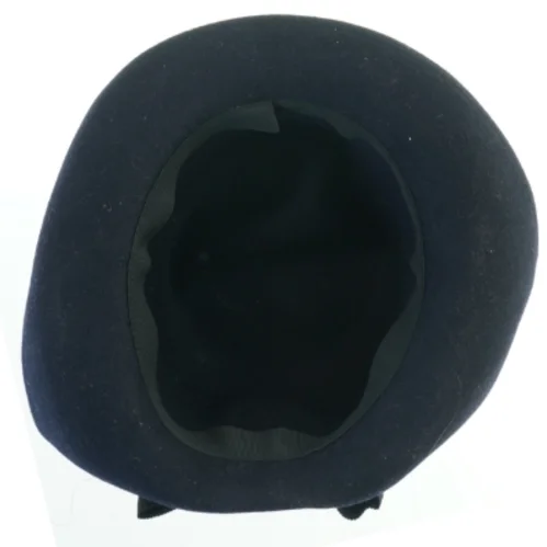 Damehat med bred skygge og flot sløjfe