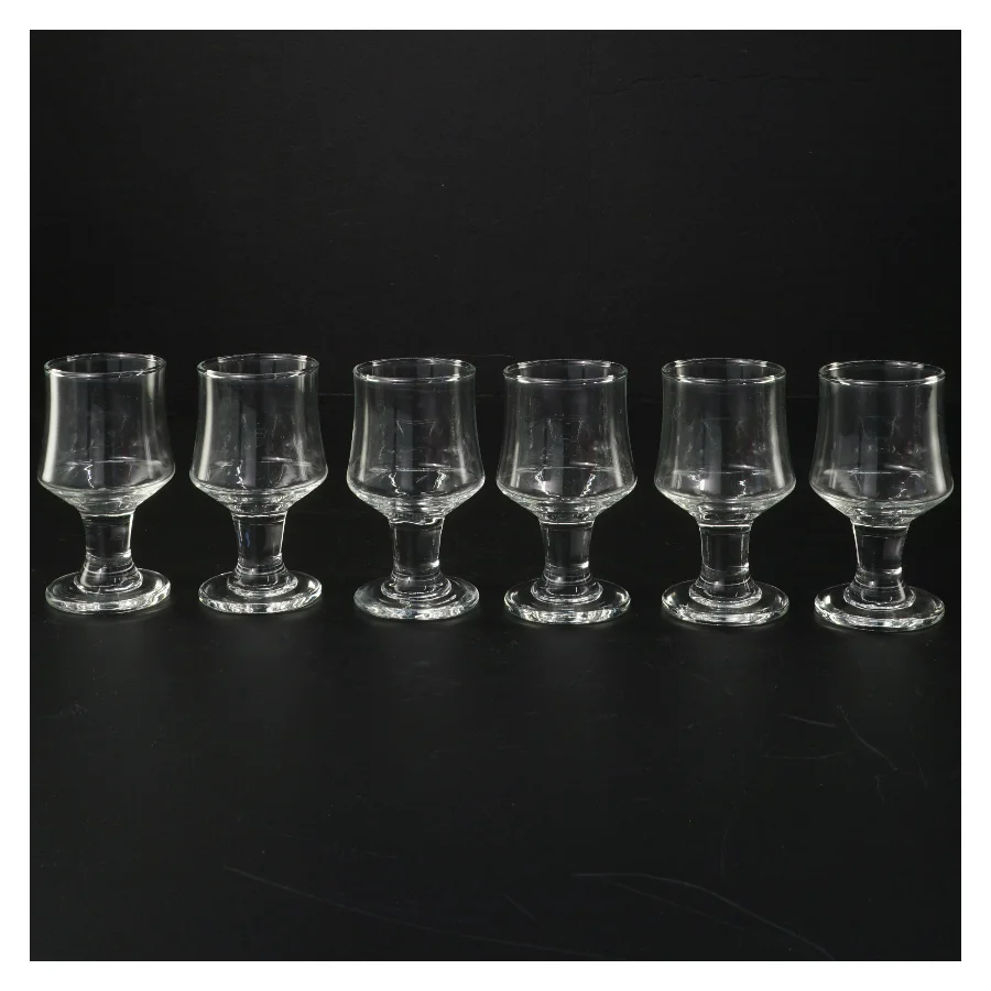 Sæt med seks klare glas (str. H. 9 cm, ø 4,5 cm)