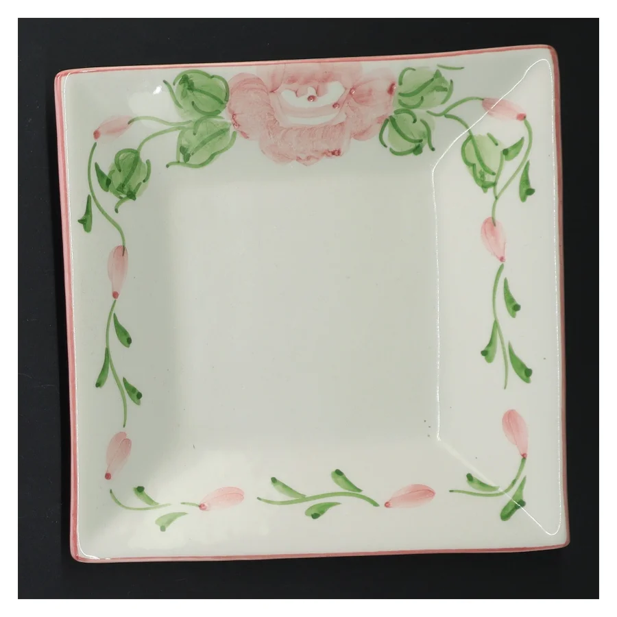 Firkantet porcelænsfad med blomster (str. 15x15 cm)