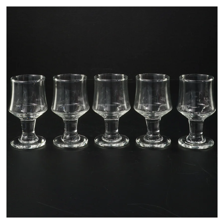 Sæt med 5 små glas (str. H 9 cm. ø. 4,5 cm)