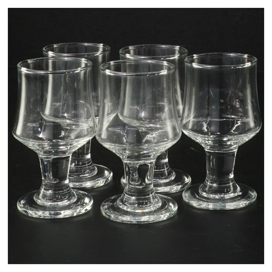 Sæt med 5 små glas (str. H 9 cm. ø. 4,5 cm)