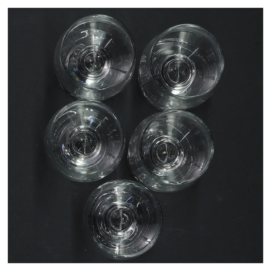 Sæt med 5 små glas (str. H 9 cm. ø. 4,5 cm)