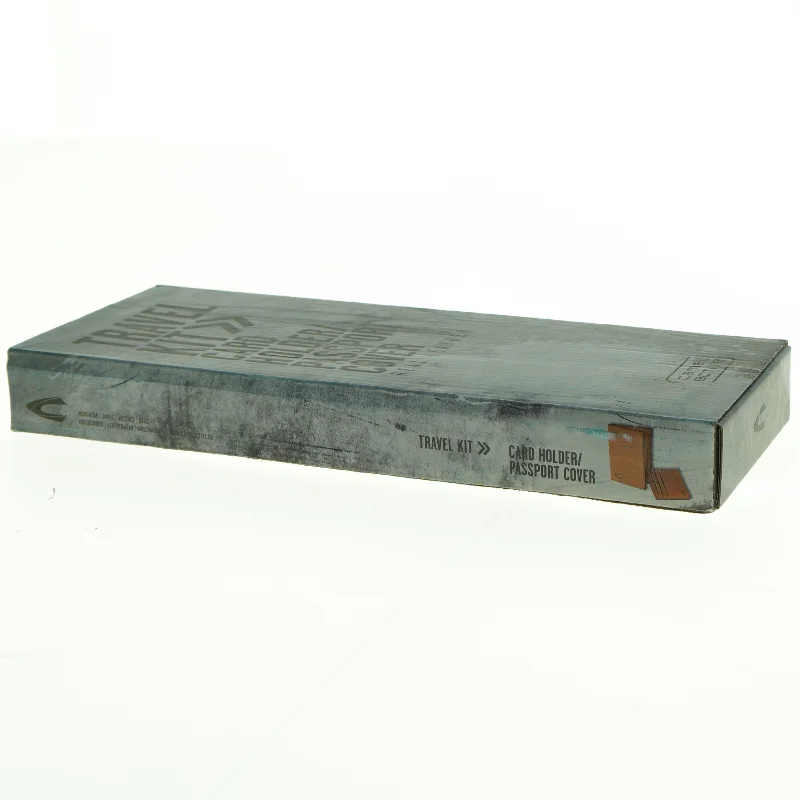 Rejsekit med kort- og pas-holder fra Camel Active (str. 14 x 10 cm og 11 x 8 cm)